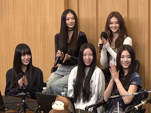 K-pop group MEOVV posing at SBS Radio studio on November 28, 2024