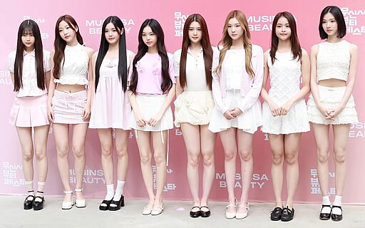 Hearts2Hearts poses at a public event in 2025