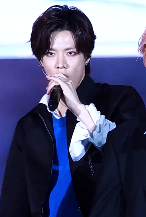 Yuta Nakamoto performing at Lotte Duty Free Family Festival 2017