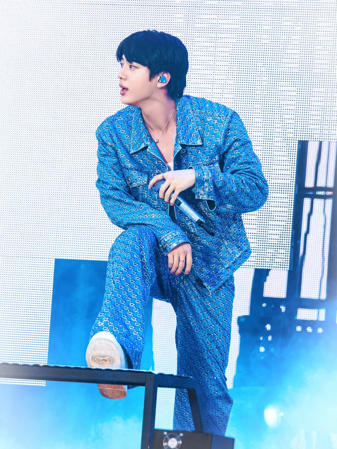 BTS Jin Kicks Off #RUNSEOKJIN_EP.TOUR with ARMY in Goyang!